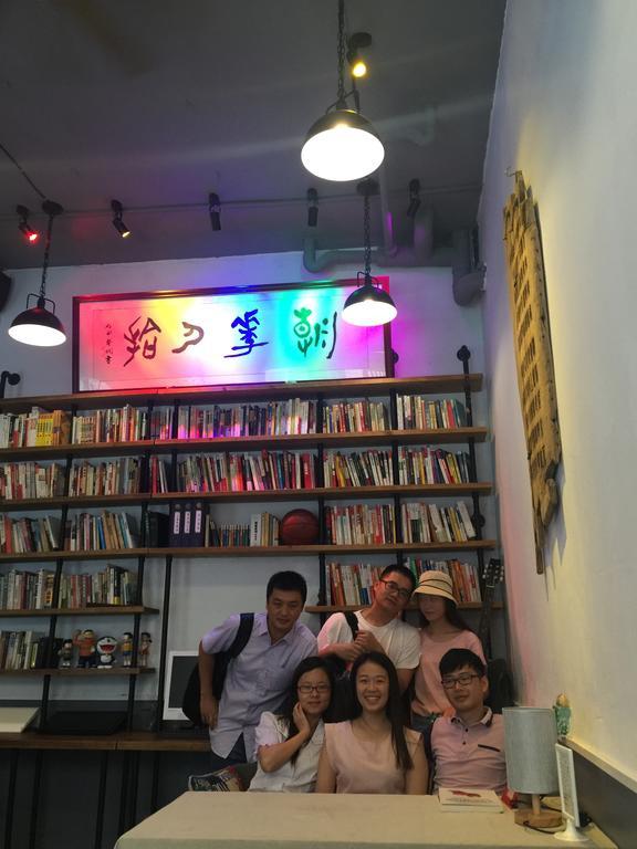 Zhaohuaxishi Youth Hostel Guangzhou Exteriör bild