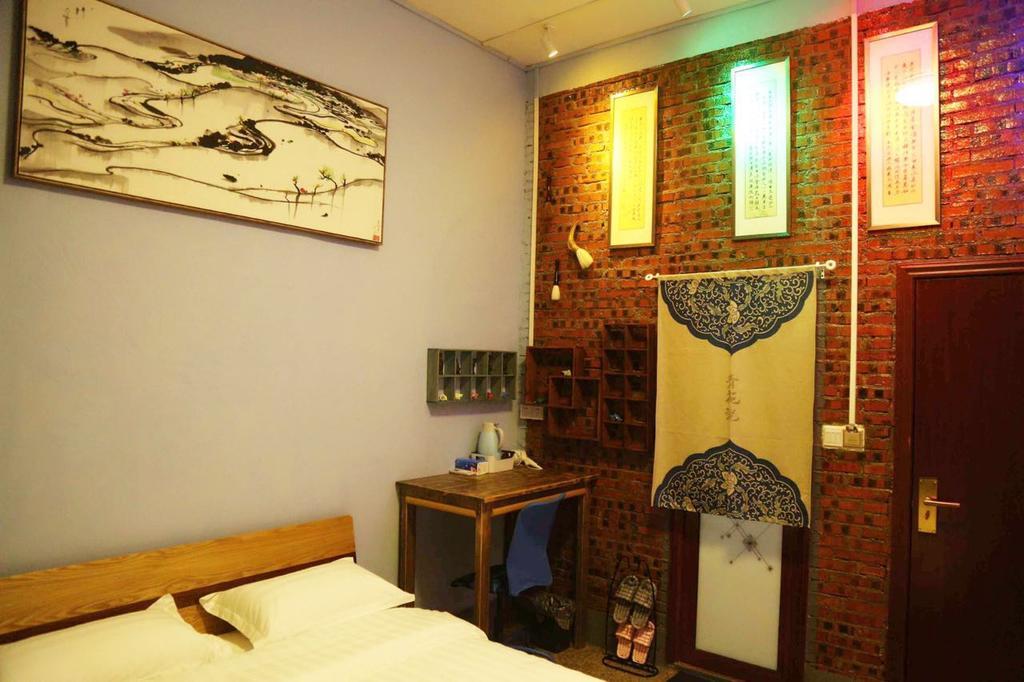Zhaohuaxishi Youth Hostel Guangzhou Exteriör bild