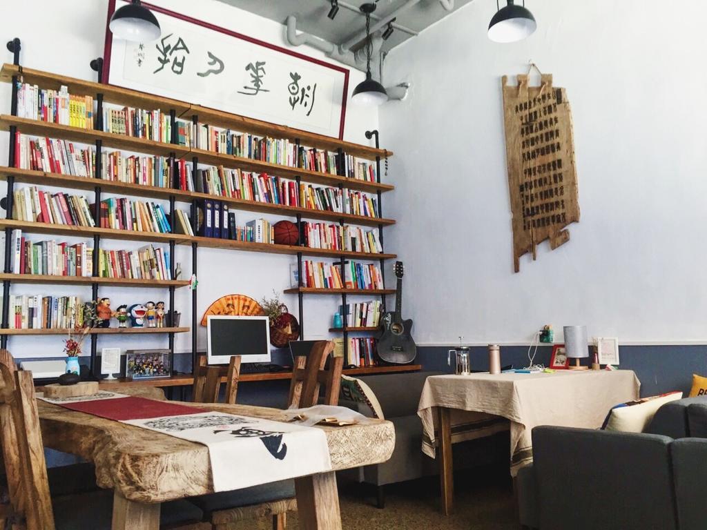 Zhaohuaxishi Youth Hostel Guangzhou Exteriör bild